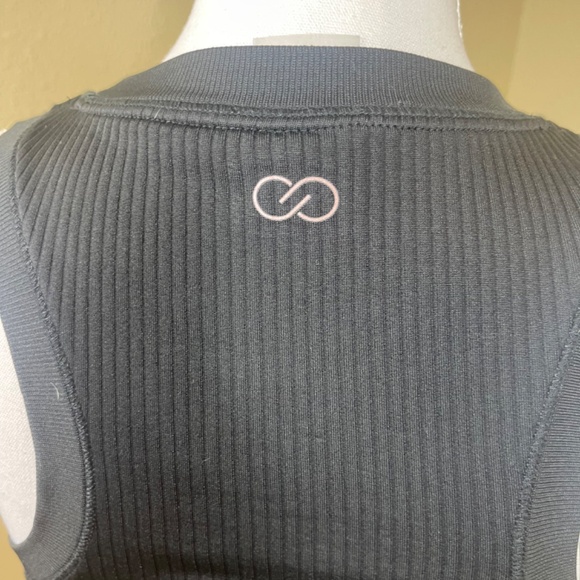 Calla  ribbed black tank top size medium - Picture 5 of 5